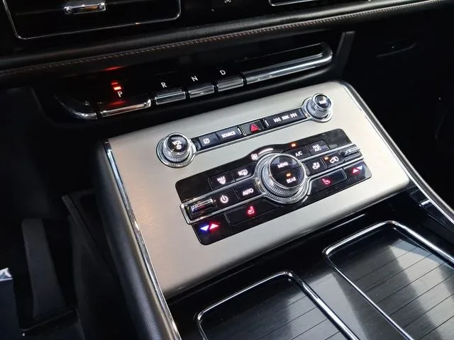 2023 Lincoln Aviator Standard Premium photo 21