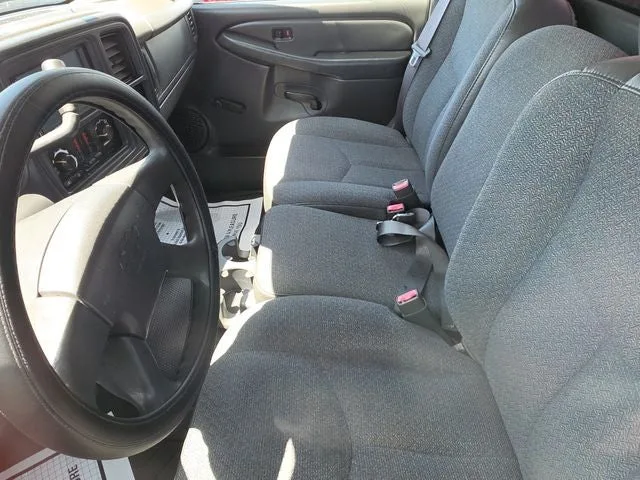 2007 Chevrolet Silverado 1500 Classic Work Truck photo 10