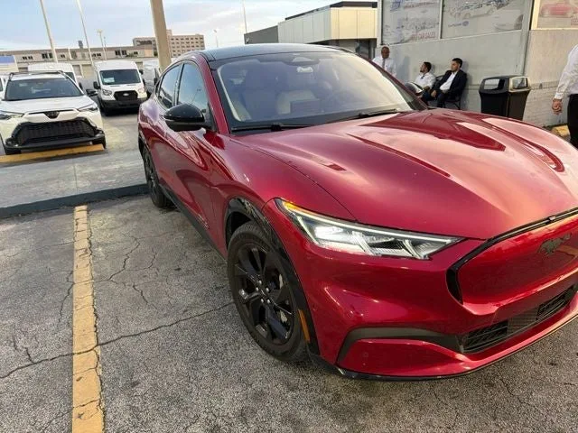 2023 Ford Mustang Mach-E Premium photo 3