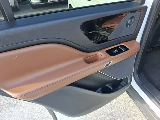2023 Lincoln Aviator Reserve Premium photo 9