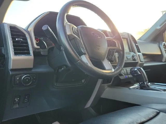 2019 Ford F-150 Lariat photo 10