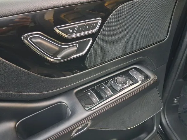 2023 Lincoln Aviator Standard Premium photo 15