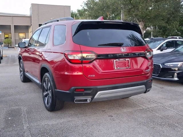 2023 Honda Pilot Touring photo 3