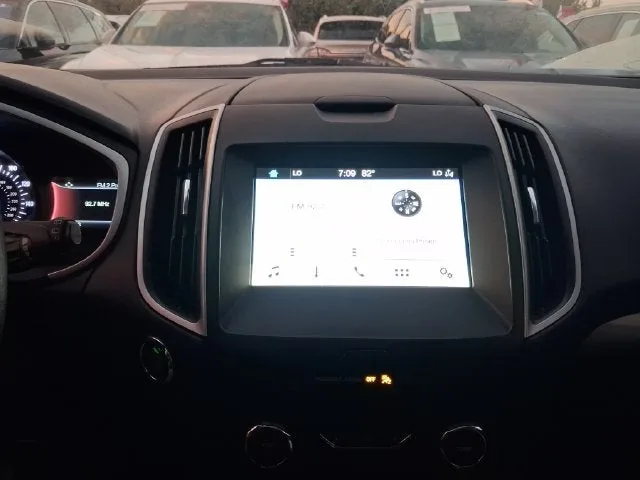 2019 Ford Edge SEL photo 18