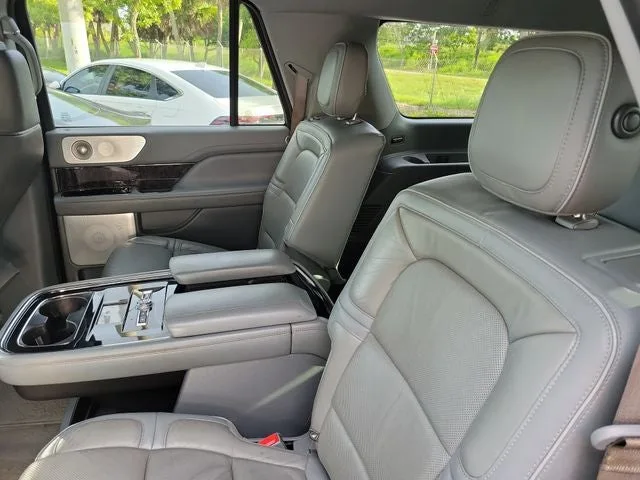 2018 Lincoln Navigator L Reserve photo 13