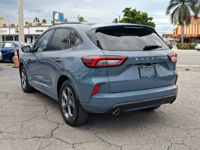 2024 Ford Escape ST-Line photo 3