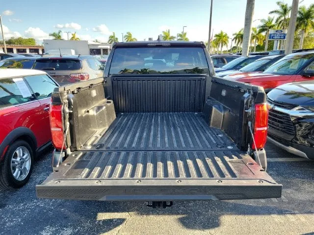 2025 Toyota Tacoma SR5 photo 8