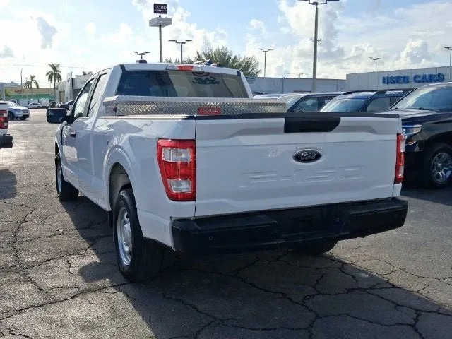 2022 Ford F-150 XL photo 3