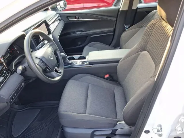 2025 Toyota Camry SE photo 12