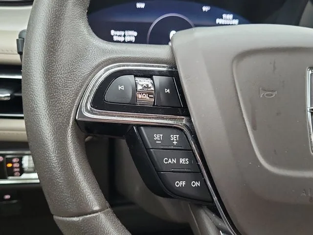 2023 Lincoln Nautilus Standard photo 20