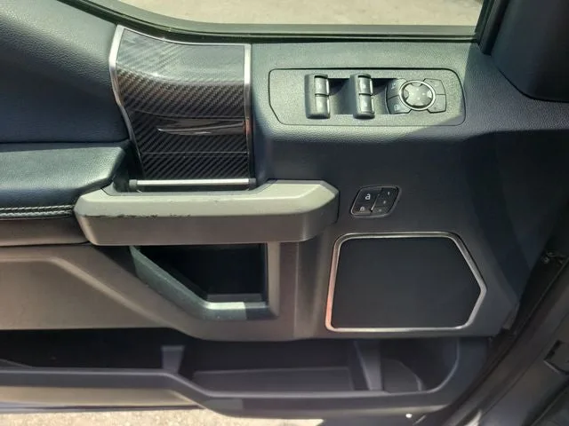 2020 Ford F-150 Raptor photo 18
