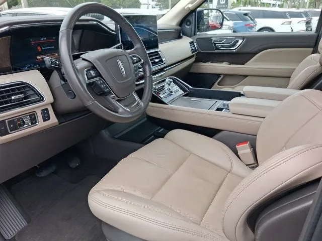 2023 Lincoln Navigator L Reserve photo 10