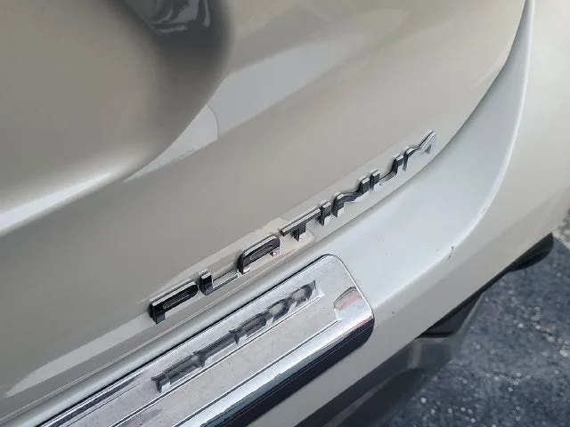 2021 Toyota Highlander Platinum photo 6