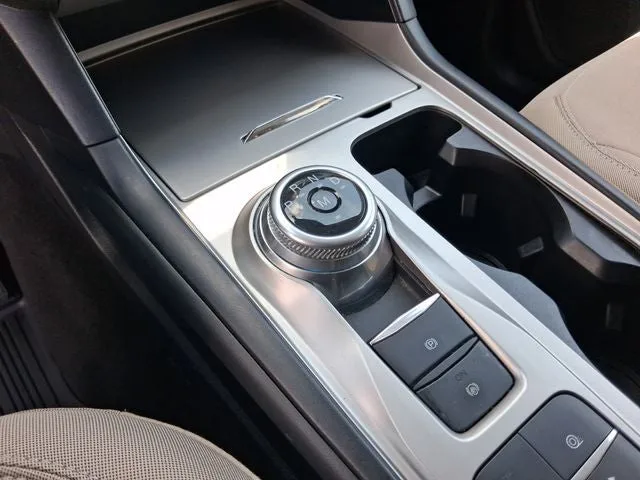2020 Ford Explorer Base photo 19
