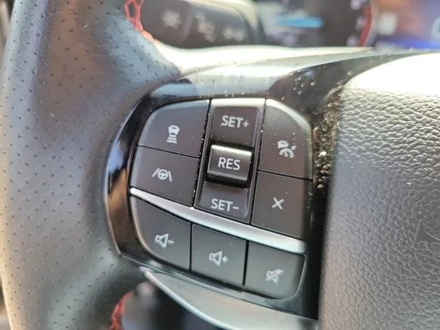 2023 Ford Explorer ST-Line photo 19