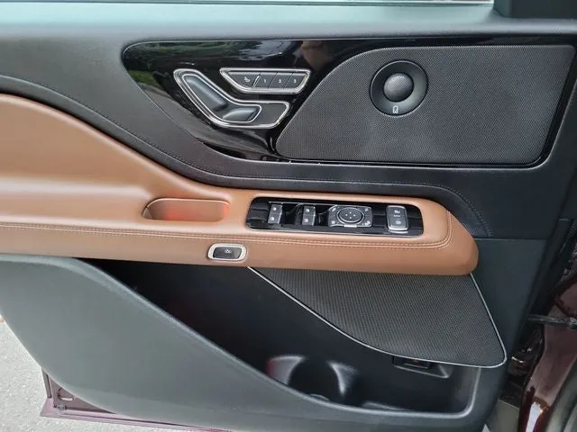 2021 Lincoln Aviator Reserve Premium photo 17