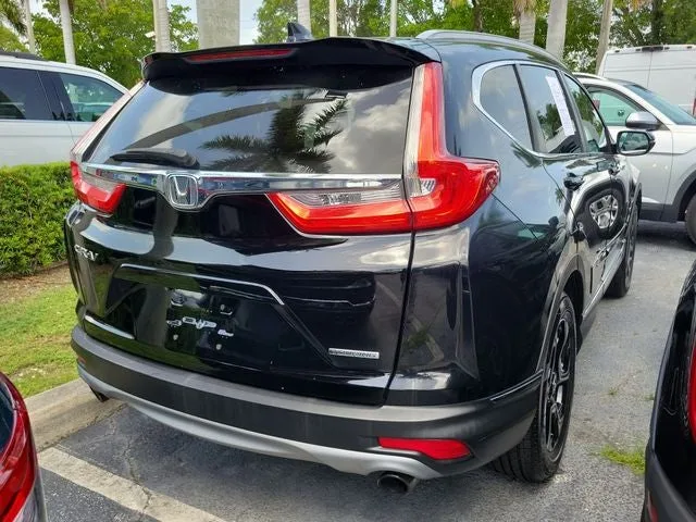 2017 Honda CR-V Touring photo 3