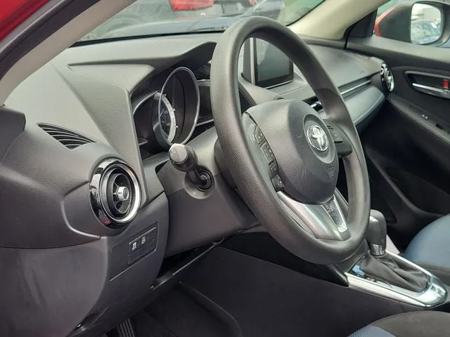 2018 Toyota Yaris iA Base photo 8