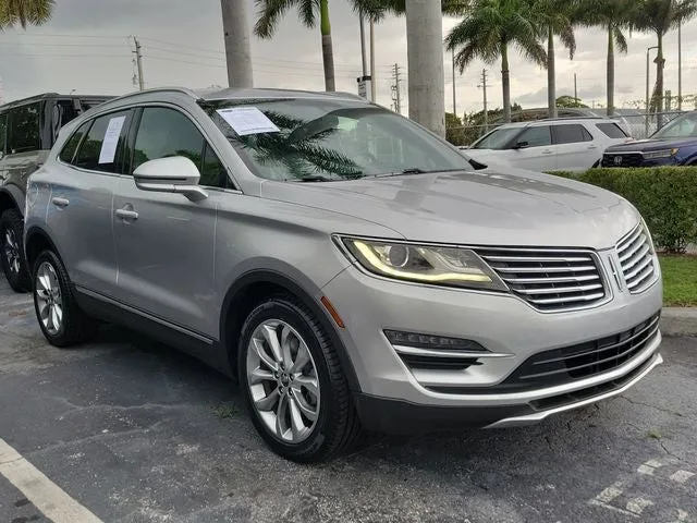 2017 Lincoln MKC Select photo 2