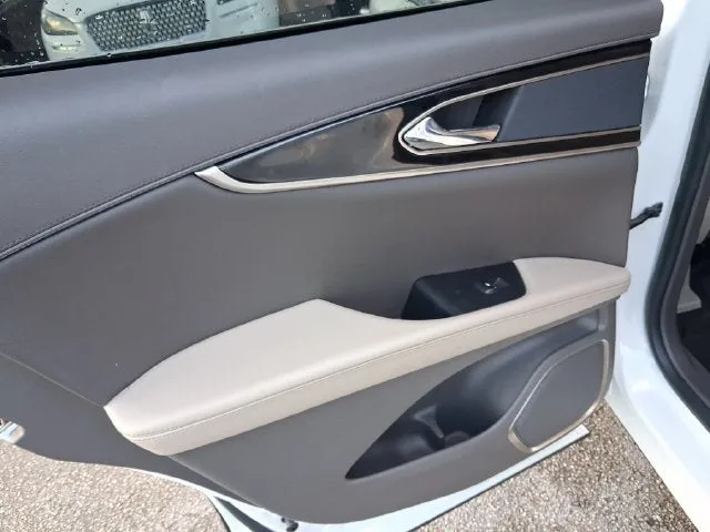 2023 Lincoln Nautilus Standard photo 9
