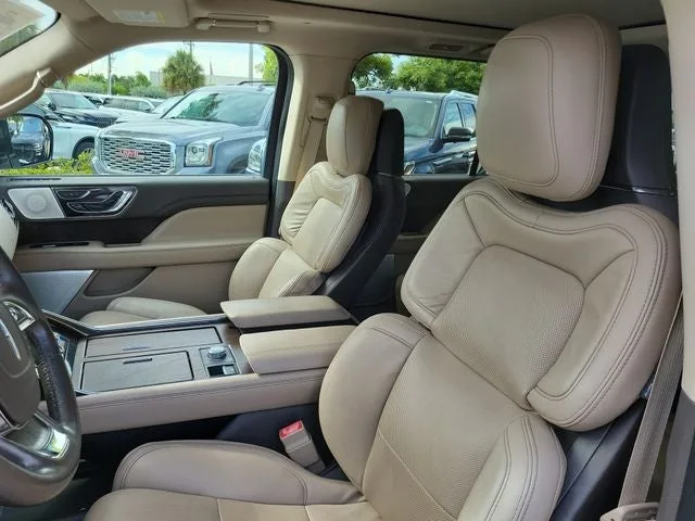 2022 Lincoln Navigator L Reserve photo 11