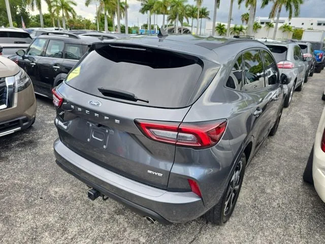 2023 Ford Escape ST-Line Select photo 3