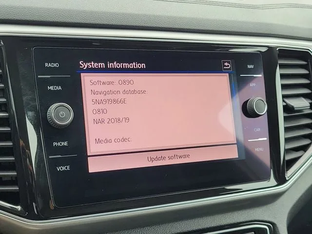 2019 Volkswagen Atlas 3.6L V6 SEL R-Line R-Line photo 24