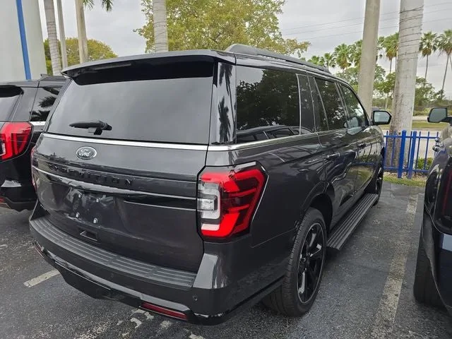 2022 Ford Expedition Limited photo 3