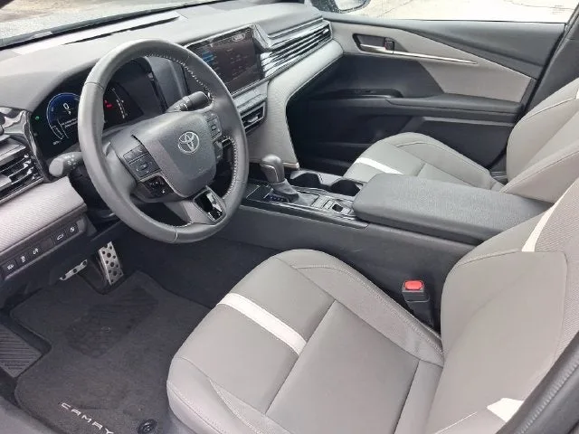 2026 Toyota Camry SE photo 11