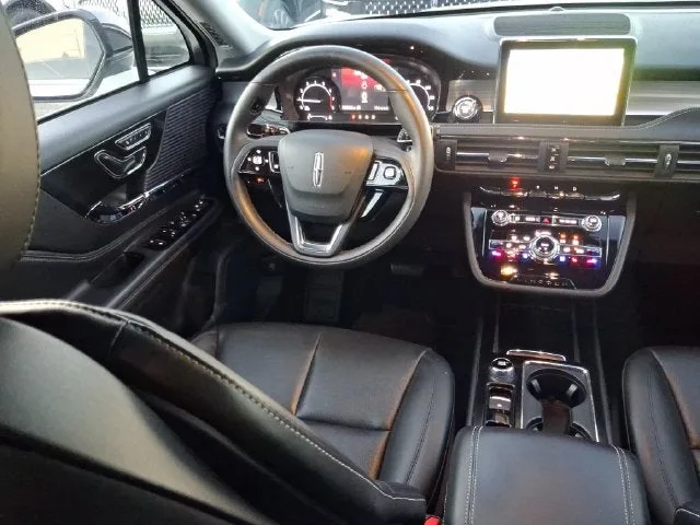 2022 Lincoln Corsair Standard photo 8