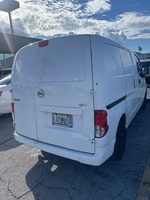 2014 Nissan NV200 SV photo 4