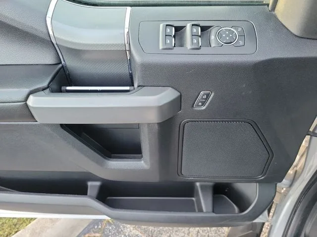 2017 Ford F-150 XLT photo 16