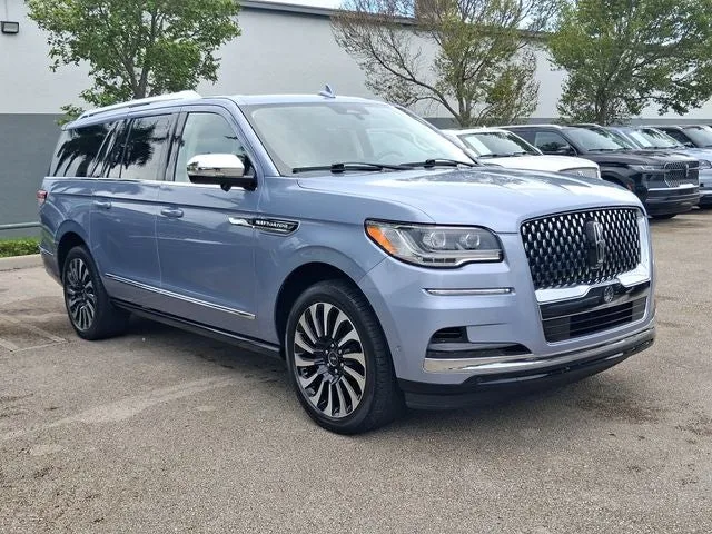 2022 Lincoln Navigator L Black Label photo 21