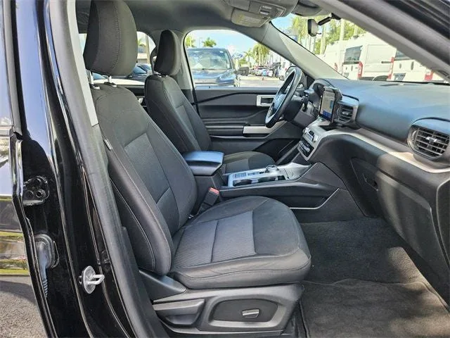 2023 Ford Explorer XLT photo 14