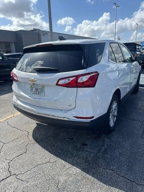 2020 Chevrolet Equinox LT photo 3