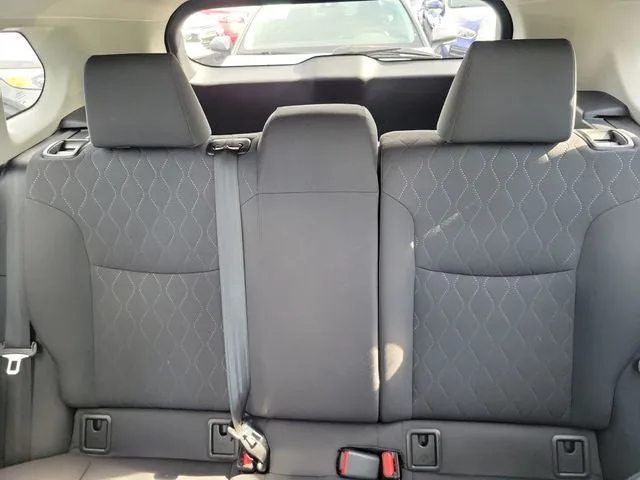 2022 Toyota Corolla Cross LE photo 10