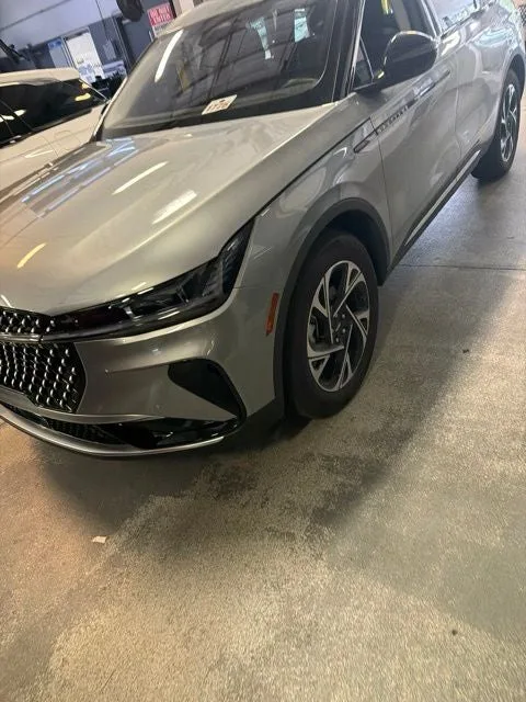 2025 Lincoln Nautilus Premiere photo 2