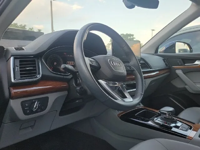 2025 Audi Q5 40 Premium quattro photo 8