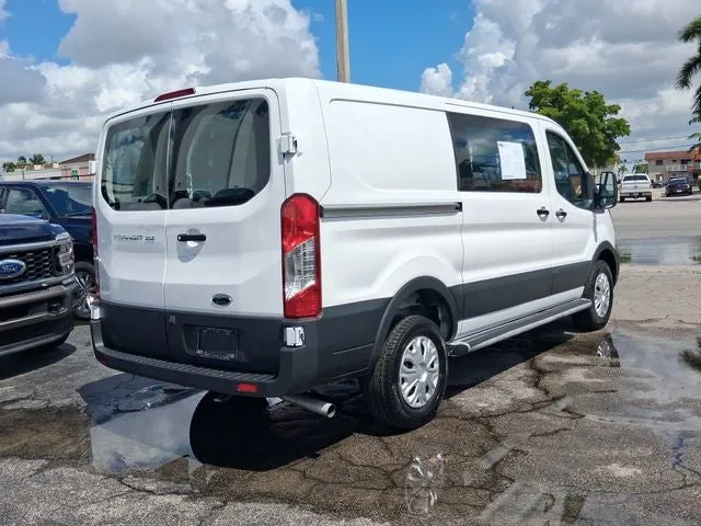 2025 Ford Transit-250 Base photo 4