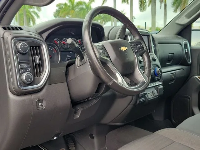 2020 Chevrolet Silverado 1500 LT photo 8