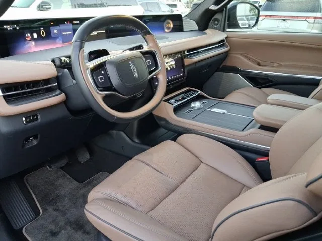 2025 Lincoln Navigator L Black Label photo 11