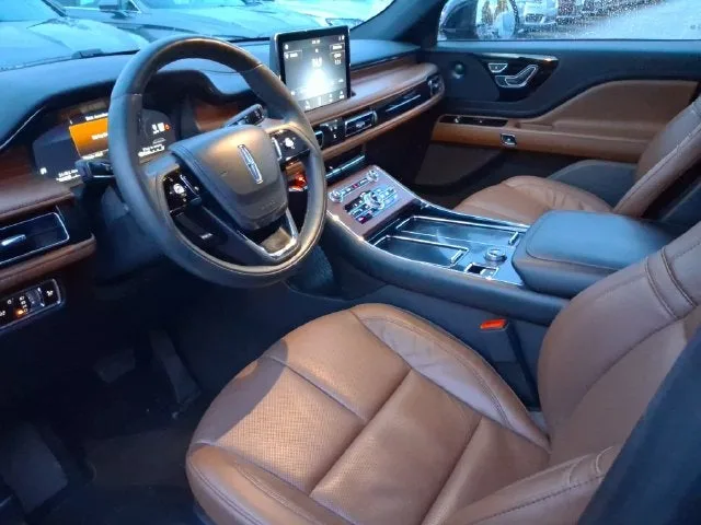 2023 Lincoln Aviator Reserve Premium photo 9