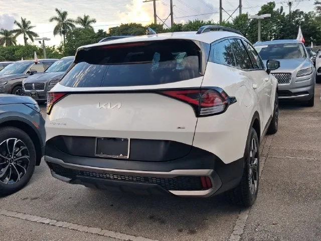 2024 Kia Sportage Plug-In Hybrid X-Line photo 4