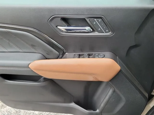 2023 GMC Canyon AT4 photo 16