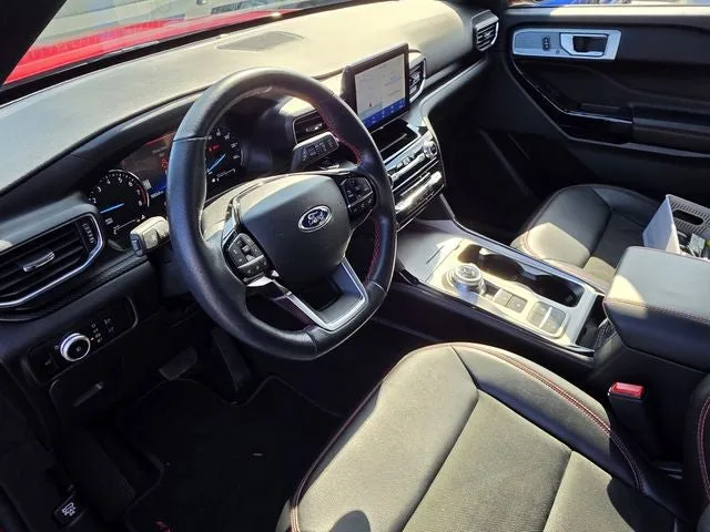 2023 Ford Explorer ST-Line photo 16