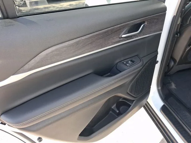 2024 Jeep Grand Cherokee L Limited photo 9