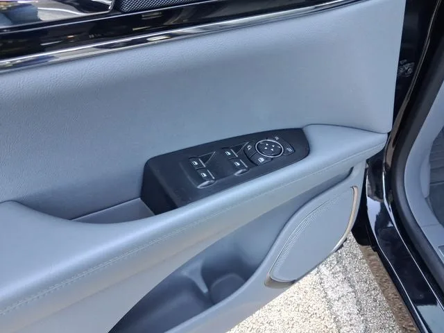 2022 Lincoln Nautilus Reserve photo 15