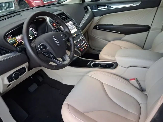 2019 Lincoln MKC Standard photo 11