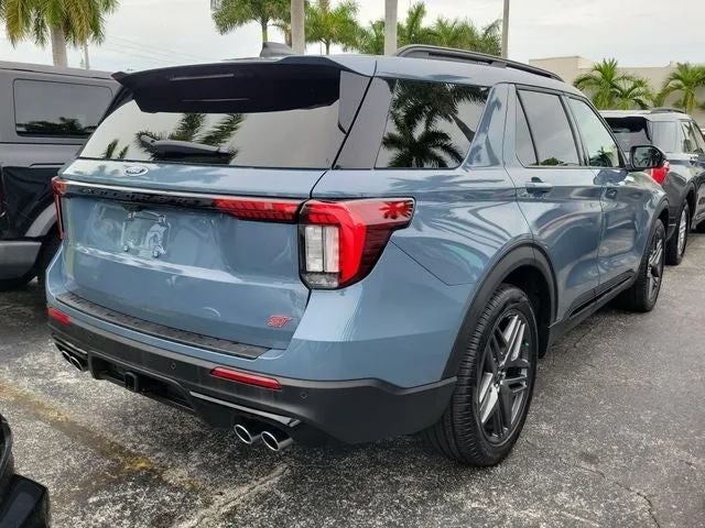 2026 Ford Explorer ST photo 3