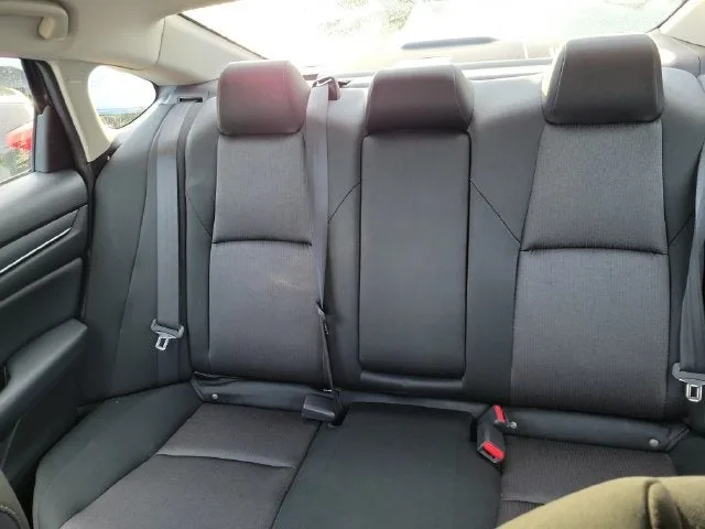 2018 Honda Accord LX photo 10